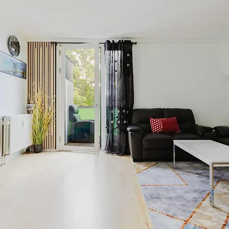 Urban Living 3 Minutes From S-train Albertslund