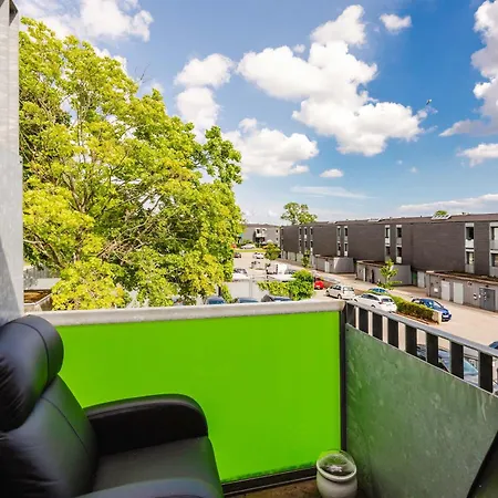 Urban Living 3 Minutes From S-train
